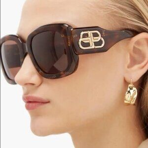 100% - New Authentic Balenciaga  BB0069S 002  Oversized sunglasses